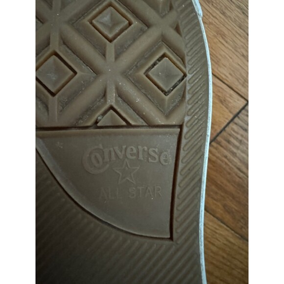 Converse Chuck Taylor II high tops, red, size 6. - Picture 5 of 9